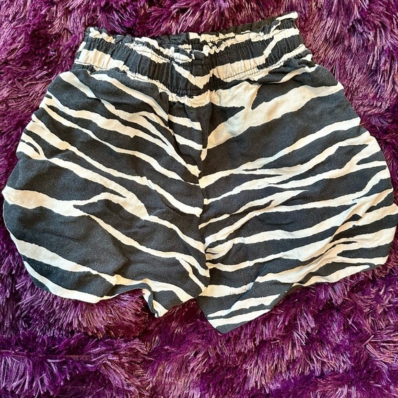 Vintage Vibes H&M Athletic Zebra Print Shorts-XS - Picture 3 of 6